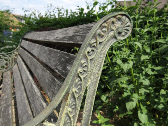 4 juni 16 gjutjärnsbänk 3